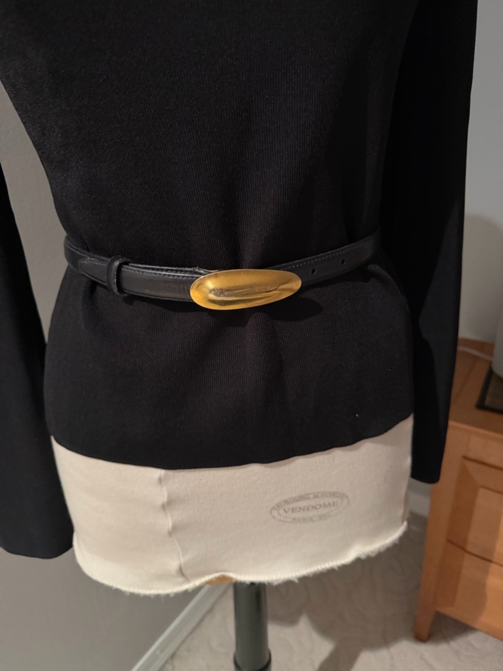 Robert Lee Morris Black Leather Belt with Gold Sculpted Buckle size small - Picture 3 of 11